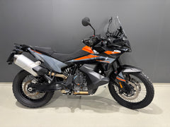 890 ADVENTURE BLACK 2024 GARANCIÁLIS